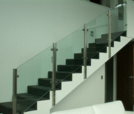 Custom glass balustrade - Paliser Rd - Elliott Engineering